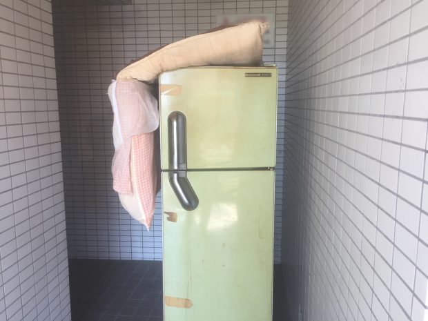 松山市山西町で冷蔵庫、座椅子の不用品回収　施工事例紹介