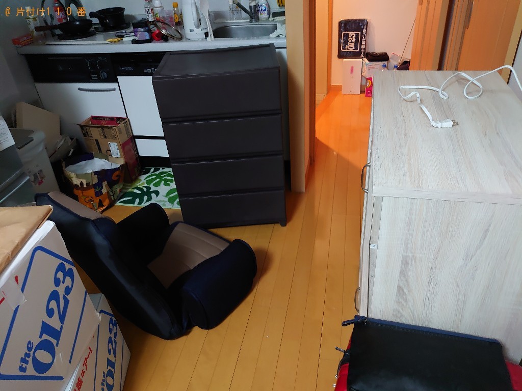 【松山市大手町】二人掛けソファー、カラーボックス、椅子等の回収