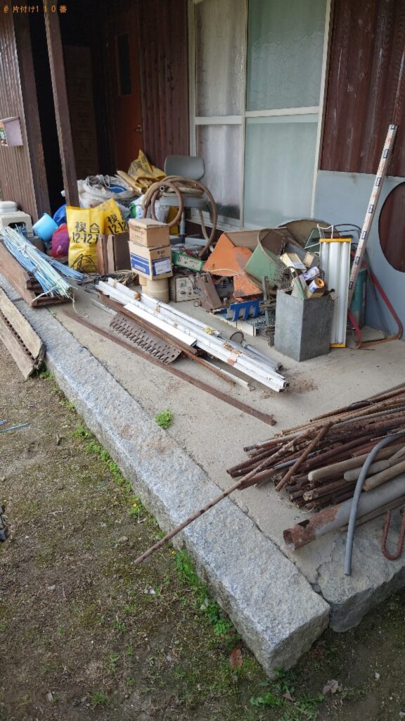 【西条市小松町】金属パイプ、椅子、ドラム缶、一斗缶、木箱等の回収